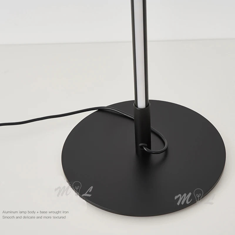 Design-Stehlampe im skandinavischen Stil – Dimmbares LED-Licht für Wohn- & Schlafzimmer